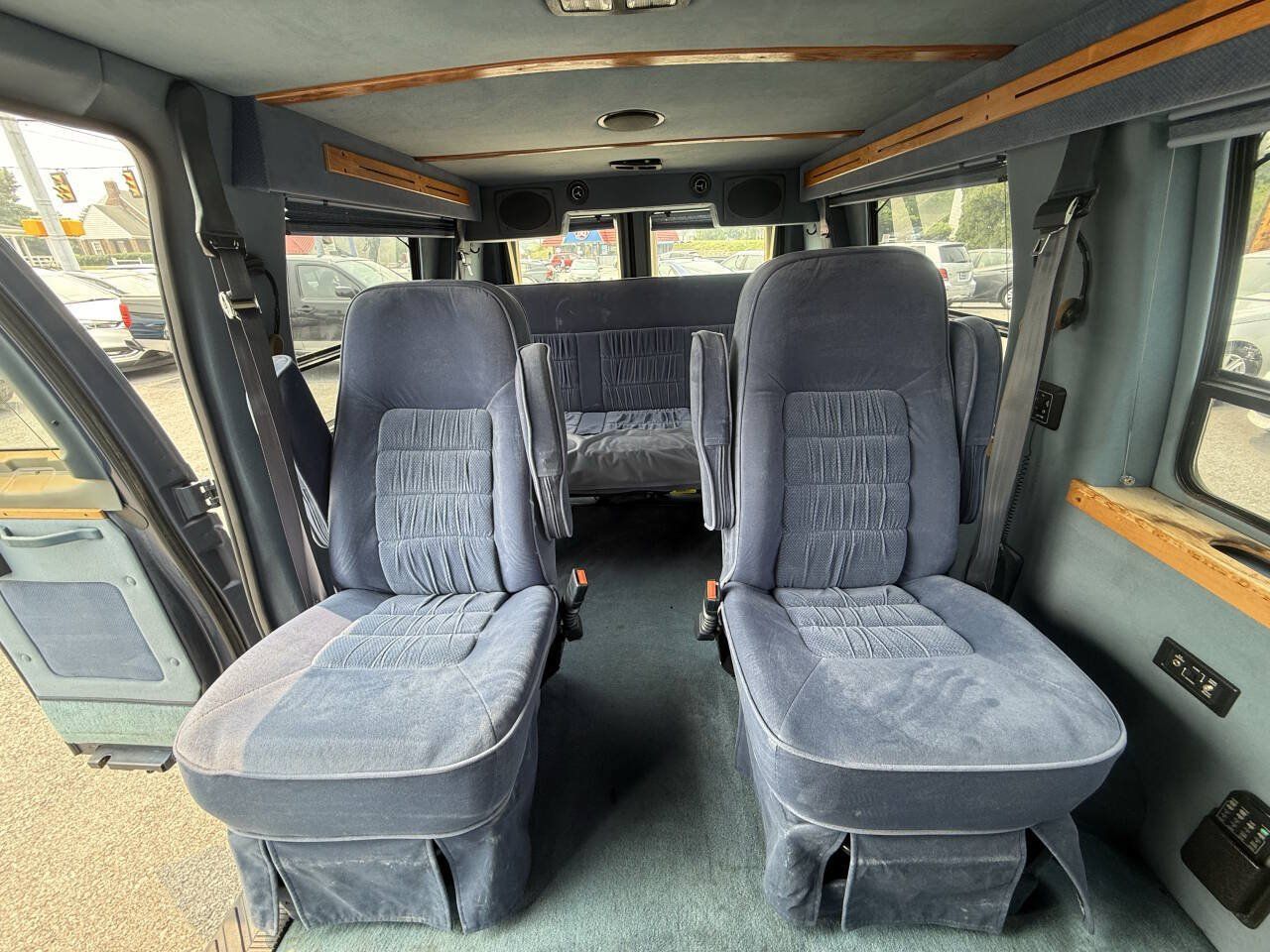 Used 1998 Ford E-150 and Econoline 150 RWD image 10