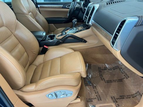 Used 2012 Porsche Cayenne Turbo AWD/4WD image 14