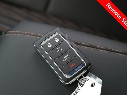 Used 2026 Jeep Grand Cherokee Summit w/ Obsidian Package AWD/4WD image 3