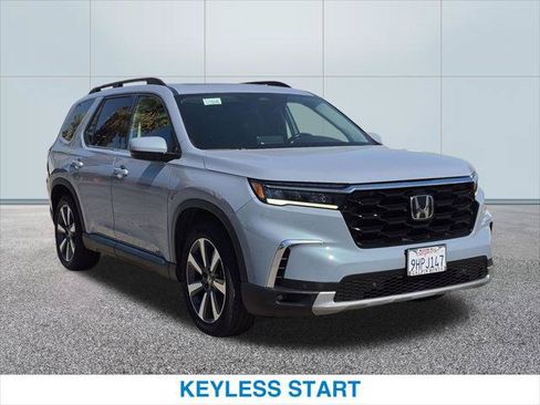 Used 2023 Honda Pilot Touring image 4