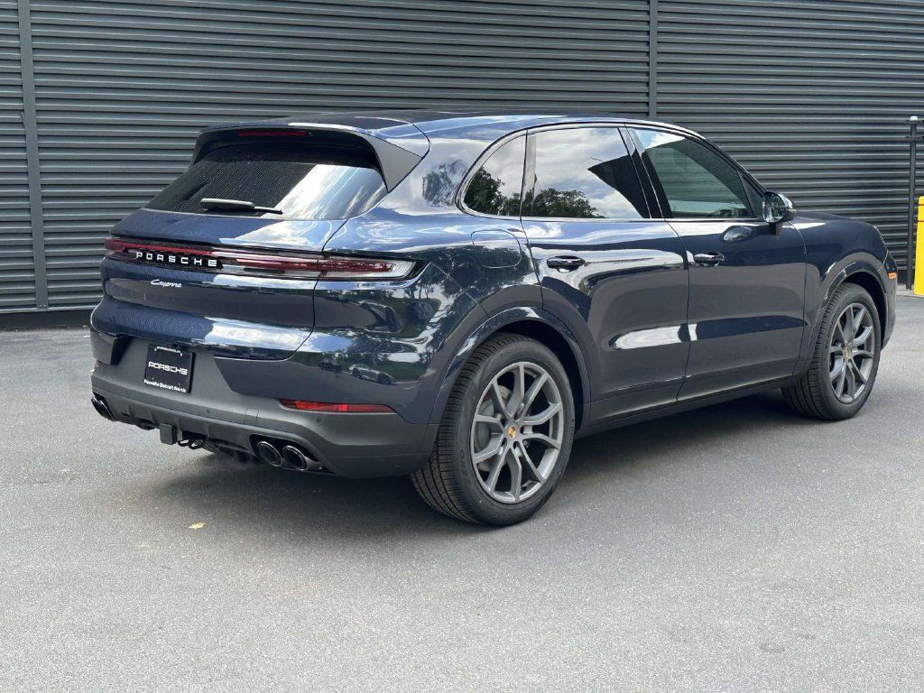 Used 2026 Porsche Cayenne AWD/4WD image 5