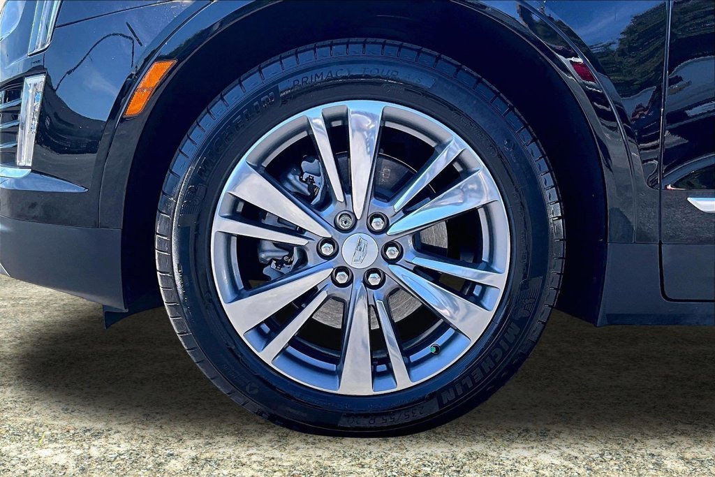 Certified 2025 Cadillac XT5 Premium Luxury FWD image 34