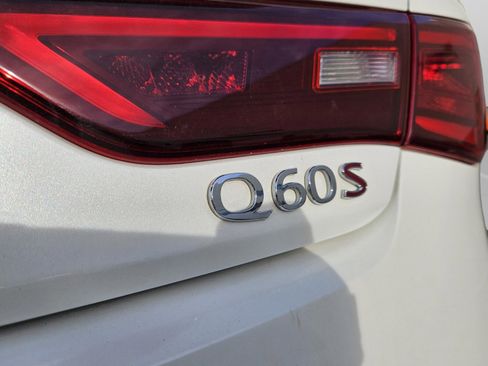 Used 2022 INFINITI Q60 Red Sport 400 w/ Carbon Fiber Package image 32