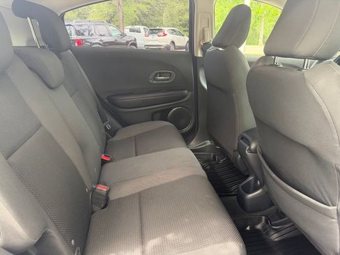 Used 2022 Honda HR-V EX image 8