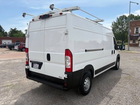 Used 2021 RAM ProMaster 2500 w/ Convenience Group FWD image 3