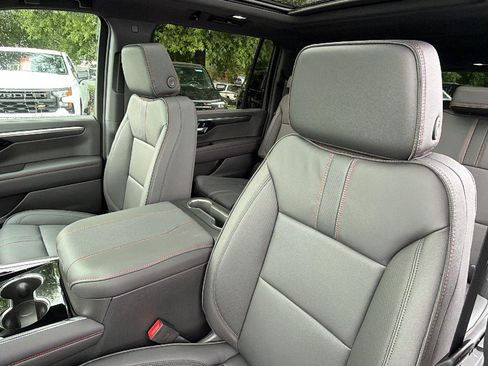 New 2026 Chevrolet Suburban RST w/ Comfort Package AWD/4WD image 18