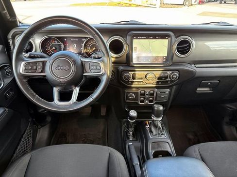 Used 2022 Jeep Wrangler Unlimited Sahara image 11