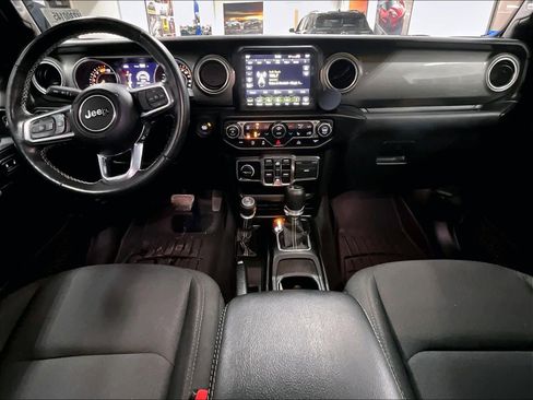 Used 2022 Jeep Wrangler Unlimited Sahara w/ Cold Weather Group image 21