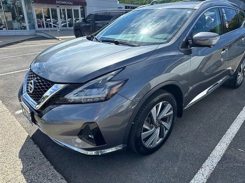 Used 2019 Nissan Murano SL w/ Cargo Package FWD image 2