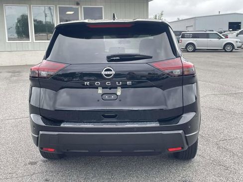 Used 2024 Nissan Rogue S FWD image 5