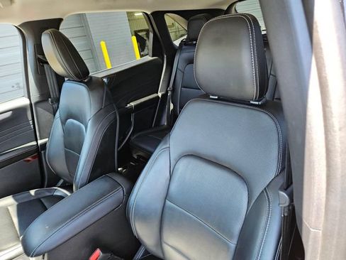 Used 2025 Ford Escape Platinum AWD/4WD image 23