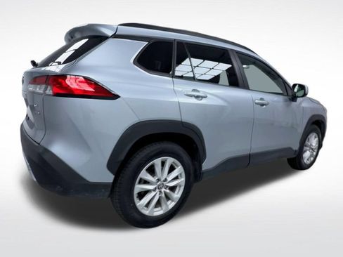 Certified 2023 Toyota Corolla Cross LE w/ Moonroof Package AWD/4WD image 9