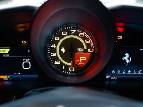 Certified 2021 Ferrari F8 Tributo RWD image 28