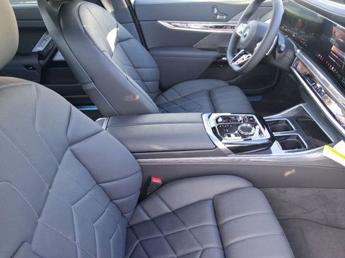 New 2026 BMW 750e xDrive w/ Executive Package image 31