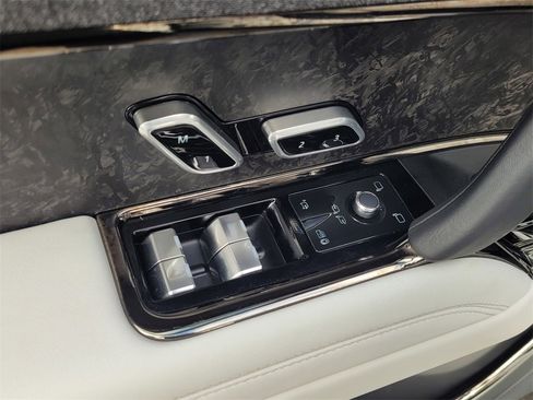 Used 2023 Land Rover Range Rover Sport SE image 11