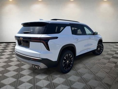 New 2026 Chevrolet Traverse LT w/ Enhanced Driving Package FWD image 5