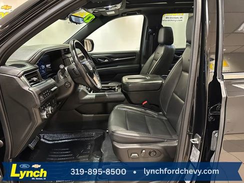 Used 2022 GMC Yukon Denali w/ Denali Premium Package AWD/4WD image 6