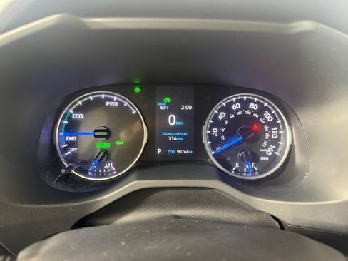 Used 2019 Toyota RAV4 LE w/ Carpet Mat Package AWD/4WD image 18
