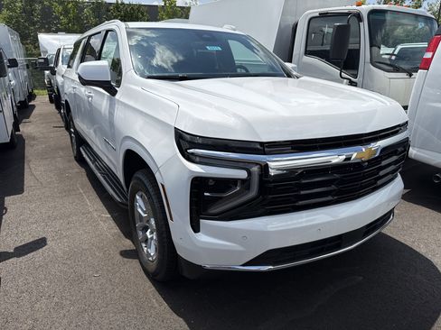New 2025 Chevrolet Suburban LS image 2