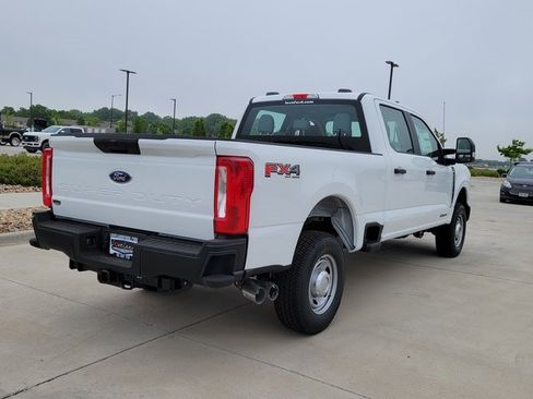 New 2025 Ford F250 XL w/ FX4 Off-Road Package image 3