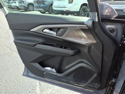 New 2026 Chevrolet Equinox EV LT image 8