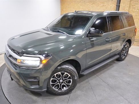 Used 2022 Ford Expedition XL AWD/4WD image 2