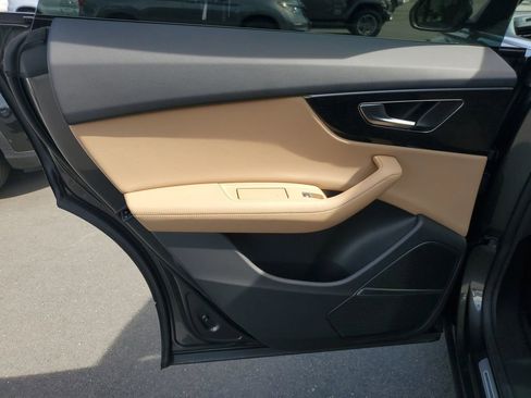 Used 2023 Audi Q8 Premium Plus w/ Premium Plus Package image 16