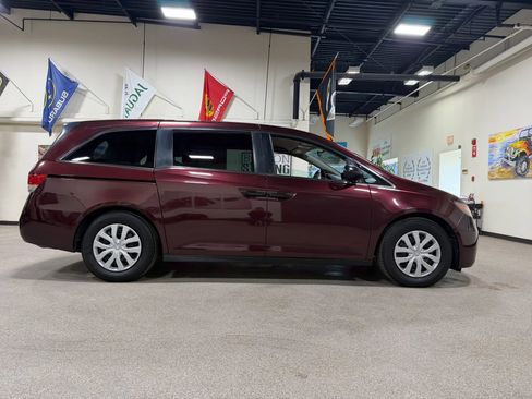 Used 2014 Honda Odyssey LX image 7