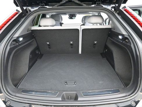 Certified 2025 Cadillac Optiq Sport 1 AWD/4WD image 9