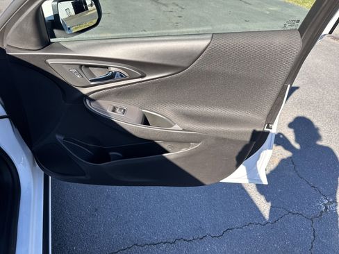 Used 2024 Chevrolet Malibu LT image 34