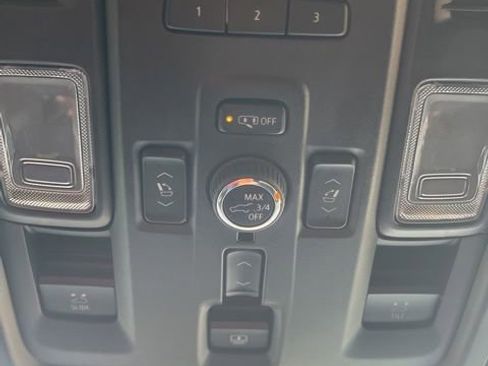 Used 2023 Chevrolet Tahoe High Country AWD/4WD image 18