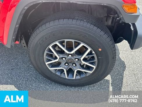 Used 2025 Jeep Wrangler Unlimited Sahara AWD/4WD image 14