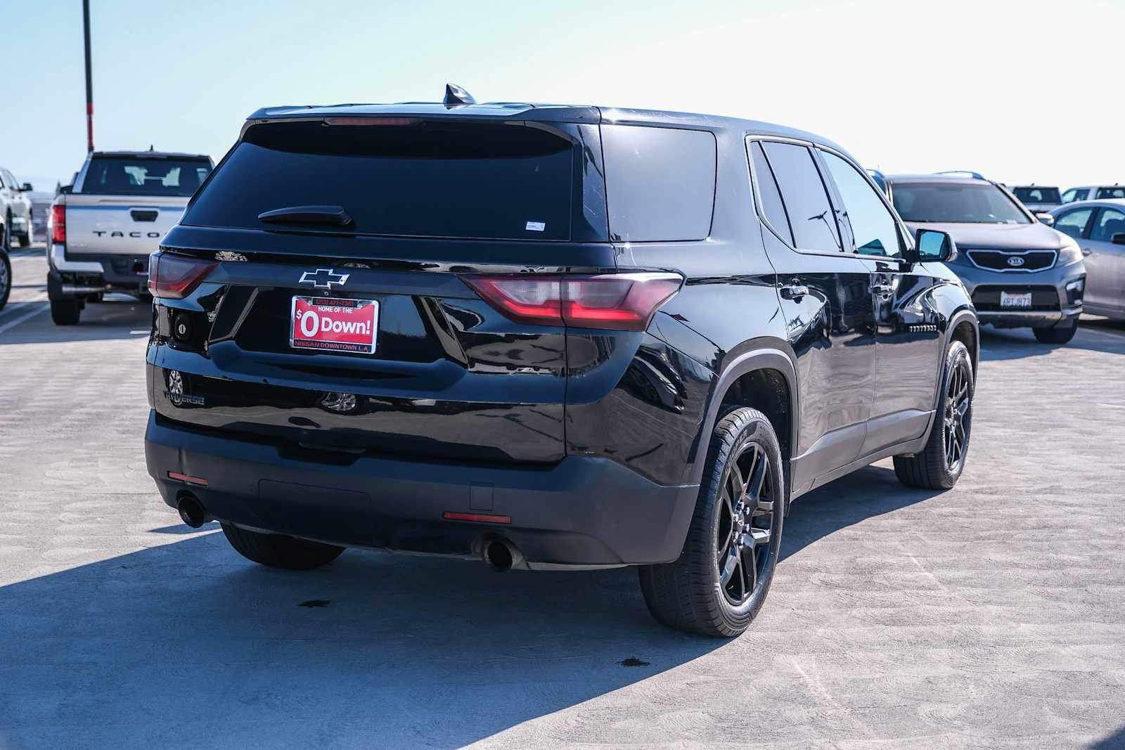 Used 2020 Chevrolet Traverse LS w/ LPO, Black Accent Package FWD image 4