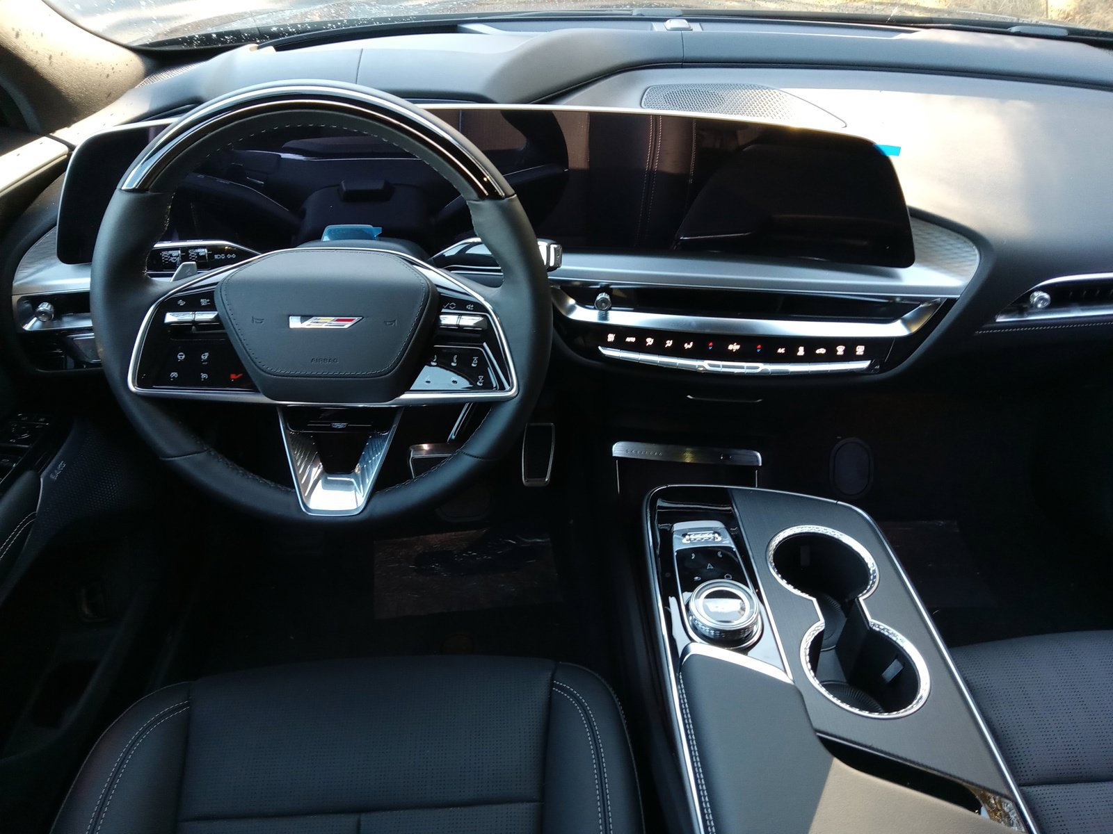 New 2026 Cadillac Lyriq V AWD/4WD image 14