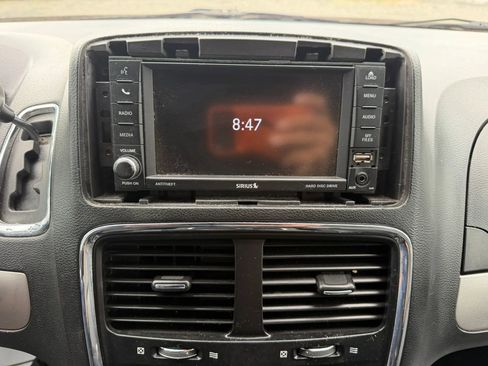Used 2019 Dodge Grand Caravan GT FWD image 18