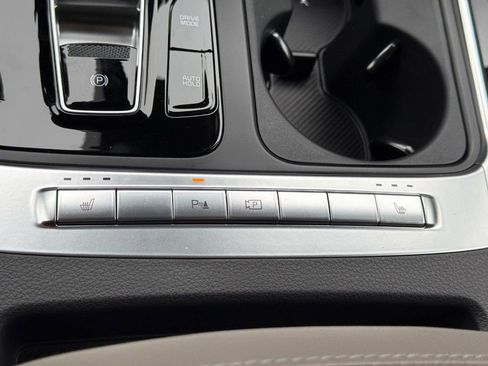 New 2026 Kia Carnival EX FWD image 18