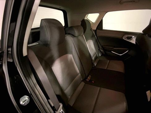 Certified 2025 Kia Soul LX image 23