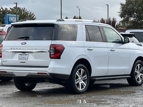 Certified 2024 Ford Expedition Limited image 4