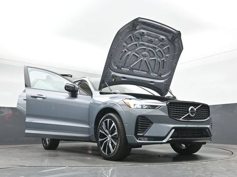 Used 2023 Volvo XC60 B5 Plus AWD/4WD image 53