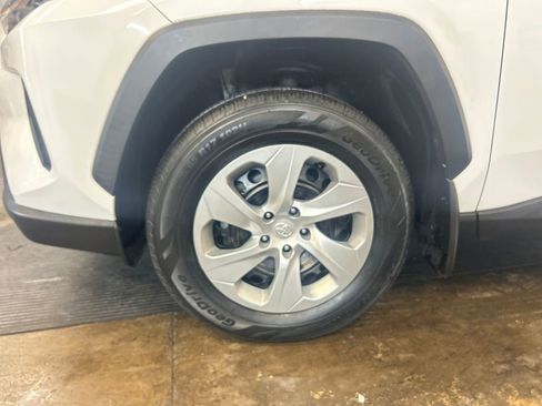 Certified 2020 Toyota RAV4 LE w/ All Weather Liner Package AWD/4WD image 28