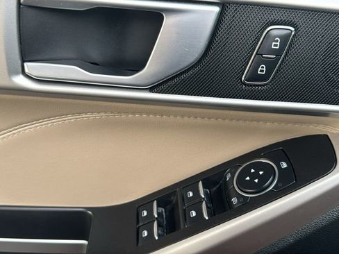 Certified 2023 Ford Explorer XLT image 19