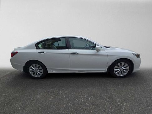 Used 2015 Honda Accord EX-L image 2