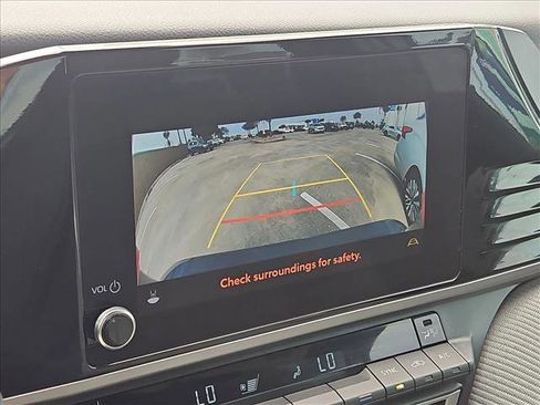 Used 2025 Toyota Camry SE w/ Convenience Package image 13