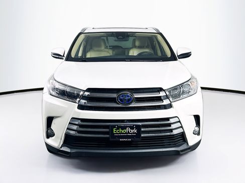 Used 2017 Toyota Highlander Limited Platinum image 2
