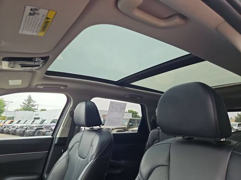 Used 2023 Kia Sorento EX w/ Panoramic Sunroof Package AWD/4WD image 28
