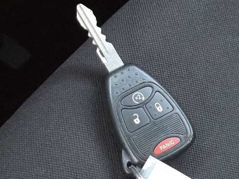 Used 2013 Jeep Wrangler Unlimited Rubicon w/ Max Tow Pkg image 30