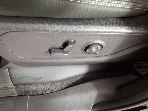 Used 2019 RAM 1500 Big Horn AWD/4WD image 14