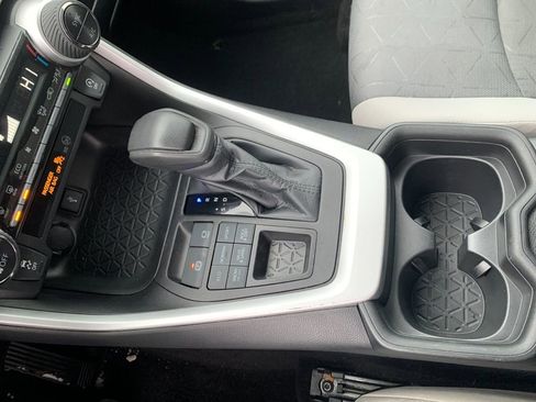 Used 2021 Toyota RAV4 XLE image 25