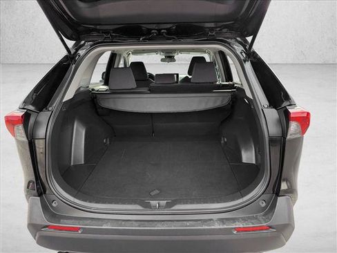 Used 2025 Toyota RAV4 XLE AWD/4WD image 8