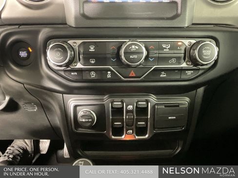 Used 2023 Jeep Wrangler Sport S image 36